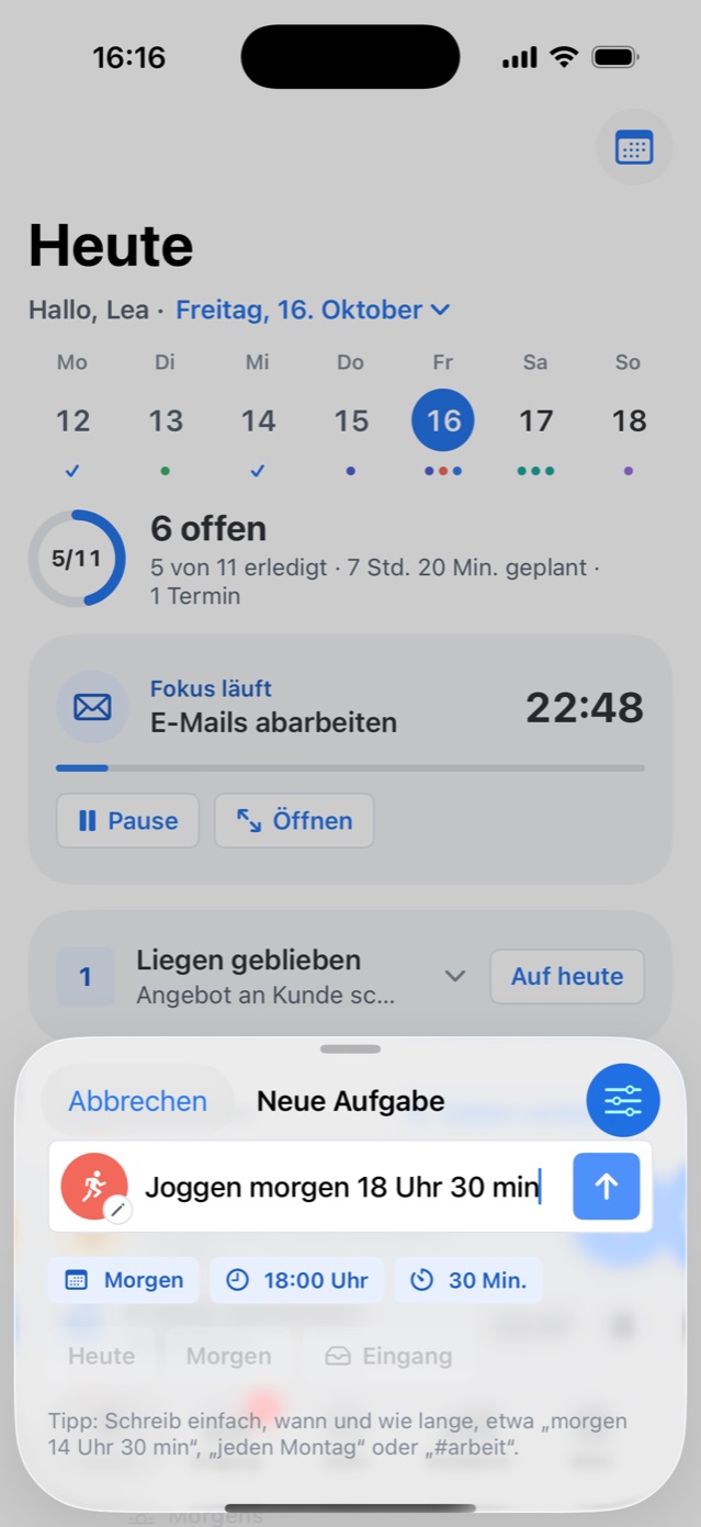 Schnelleingabe: „Joggen morgen 18 Uhr 30 min“ mit den erkannten Angaben Morgen, 18:00 Uhr und 30 Min.